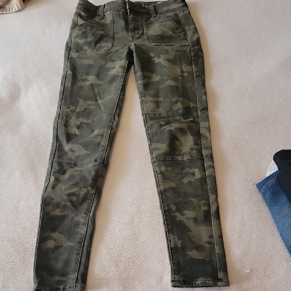 American Eagle Outfitters Camouflage Jeggings